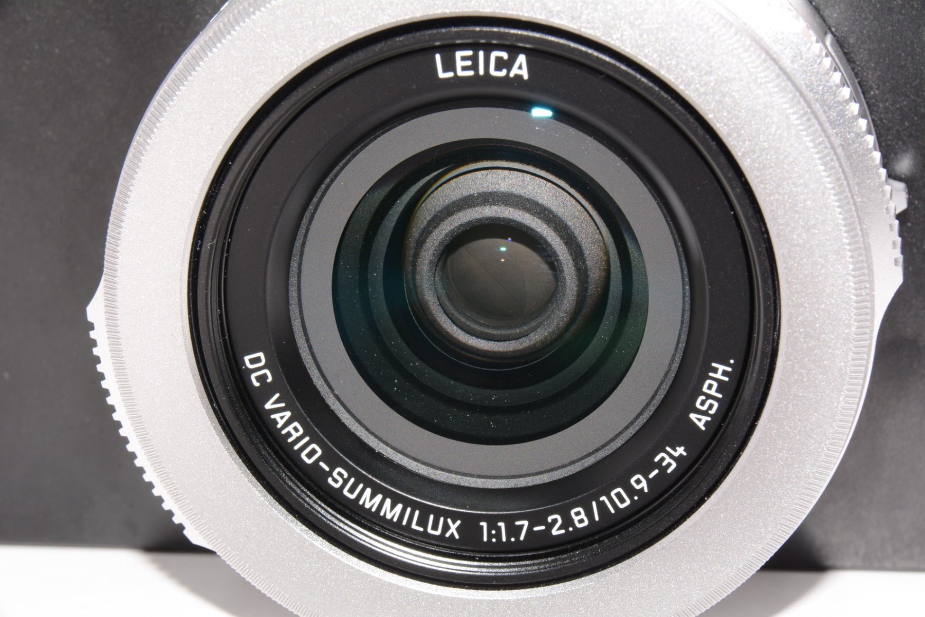 【外観特上級】Leica(ライカ) ライカD-LUX7 大型センサー搭載デジタルカメラ 19116