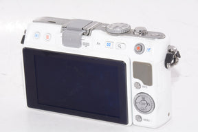 【外観並級】OLYMPUS ミラーレス一眼 PEN Lite E-PL3 ダブルズームキット シルバー E-PL3 DZKIT SLV