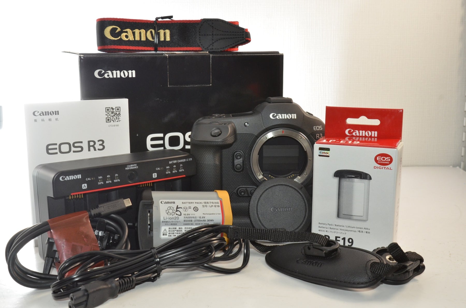 【ほぼ新品】Canon (キャノン) EOS R3 カメラボディ