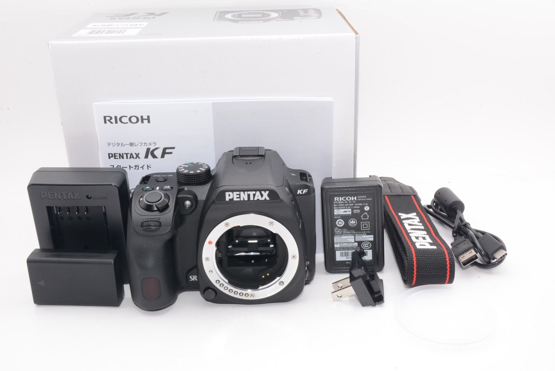 【ほぼ新品】PENTAX KF ボディ ブラック APS-Cデジタル一眼レフカメラ 【視野率100%光学ファインダー】【超高感度・高解像 2424万画素】【4.5段ボディ内手ぶれ補正機構】【最高ISO感度102400】【全天候型・アウトドアスペック】【バリアングルモニター】