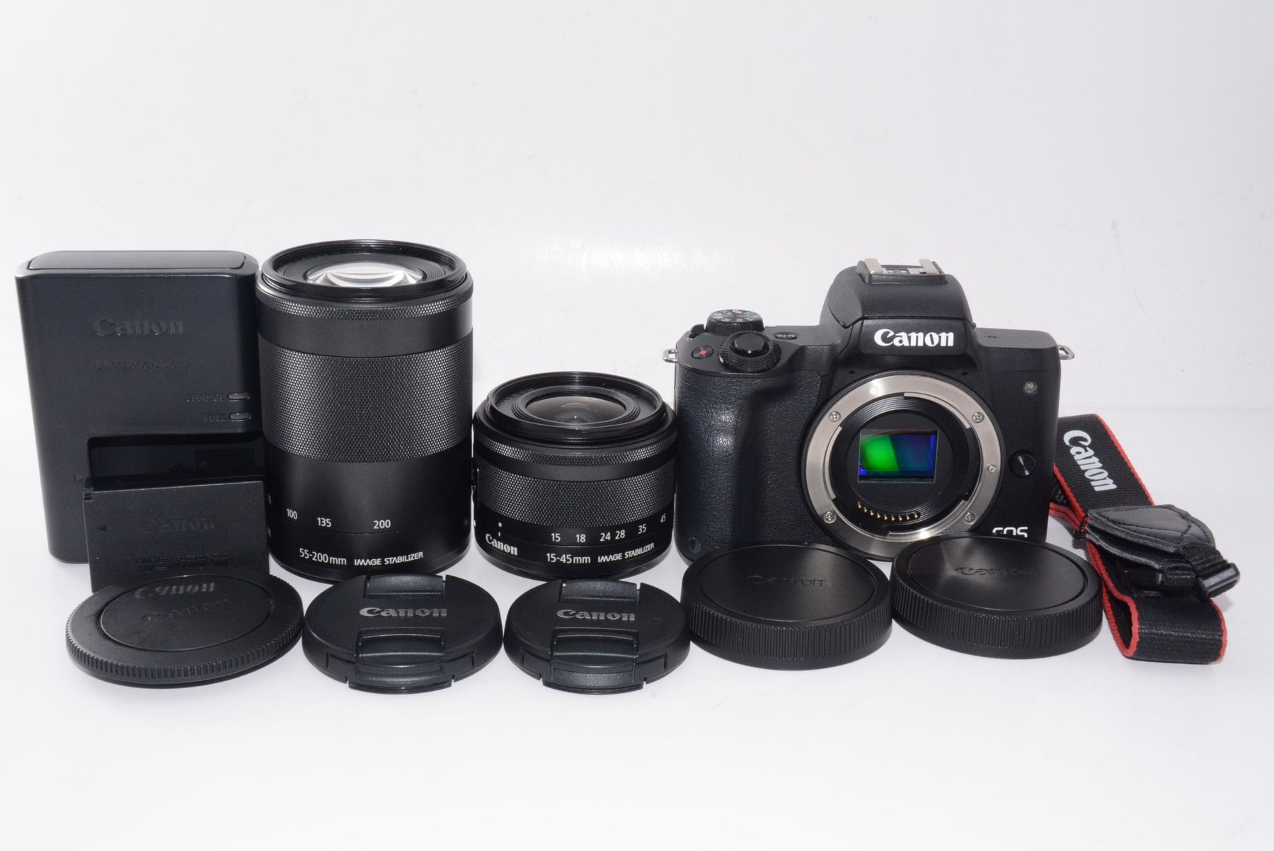 【外観並級】Canon ミラーレス一眼カメラ EOS Kiss M ダブルズームキット ブラック EOSKISSMBK-WZK