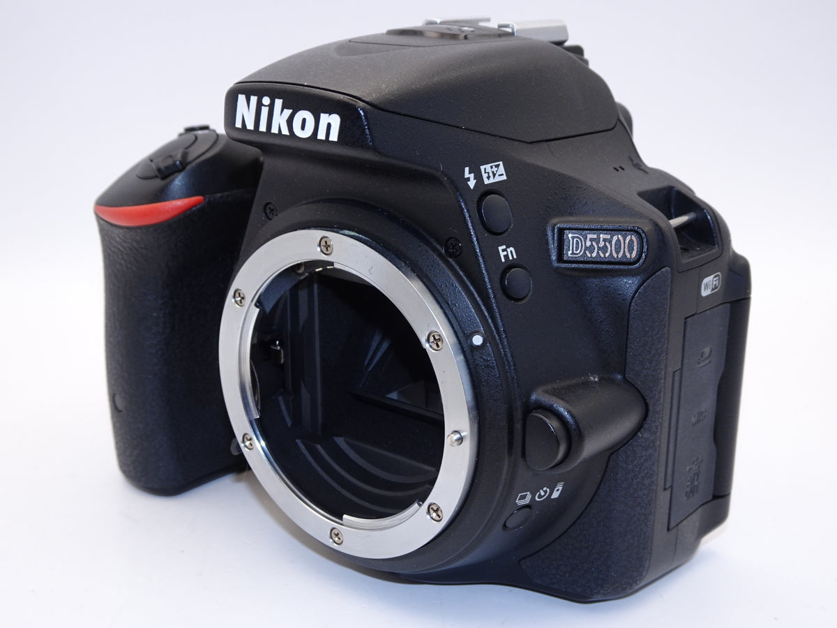 【外観特上級】Nikon デジタル一眼レフカメラ D5500 18-55 VRII レンズキット ブラック 2416万画素 3.2型液晶 タッチパネル D5500LK18-55BK