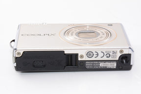 【外観特上級】Nikon デジタルカメラ COOLPIX (クールピクス) S640 アイスシルバー S640SL
