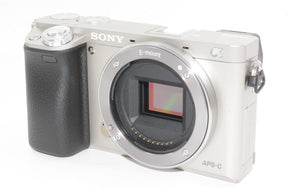 【外観特上級】SONY α6000 ダブルズームレンズキット