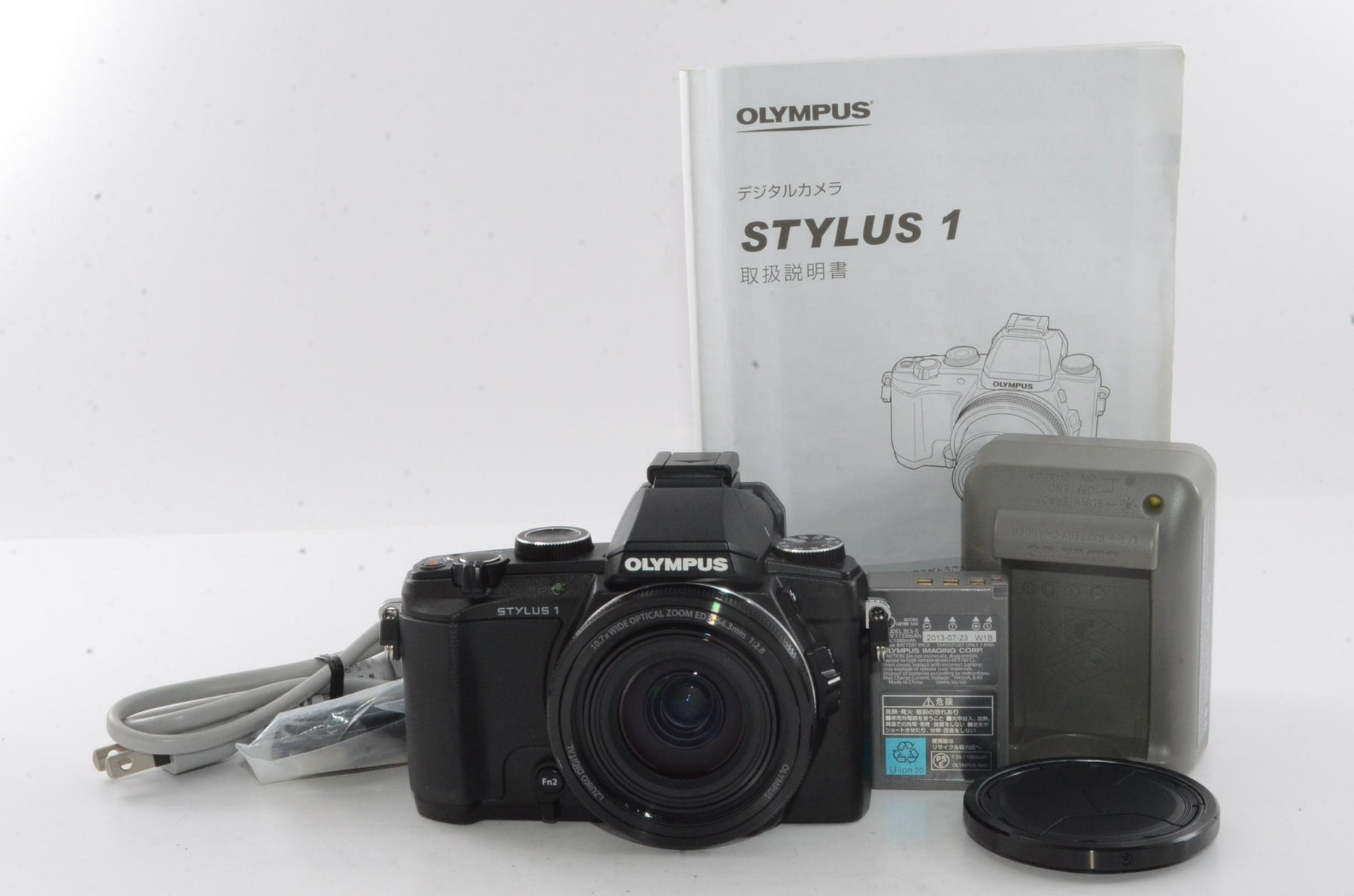 【外観並級】OLYMPUS デジタルカメラ STYLUS 1 28-300mm 全域F2.8 光学10.7倍ズーム ブラック STYLUS-1 BLK