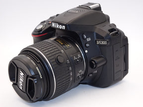 【外観並級】Nikon デジタル一眼レフカメラ D5300 18-55mm VR II レンズキット ブラック