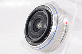 【外観特上級】OLYMPUS パンケーキレンズ M.ZUIKO DIGITAL 17mm F2.8 シルバー