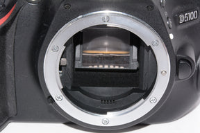 【外観特上級】Nikon デジタル一眼レフカメラ D5100 ボディ