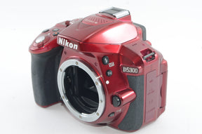 【外観並級】Nikon デジタル一眼レフカメラ D5300 18-55mm VR II レンズキット レッド D5300LK18-55VR2RD