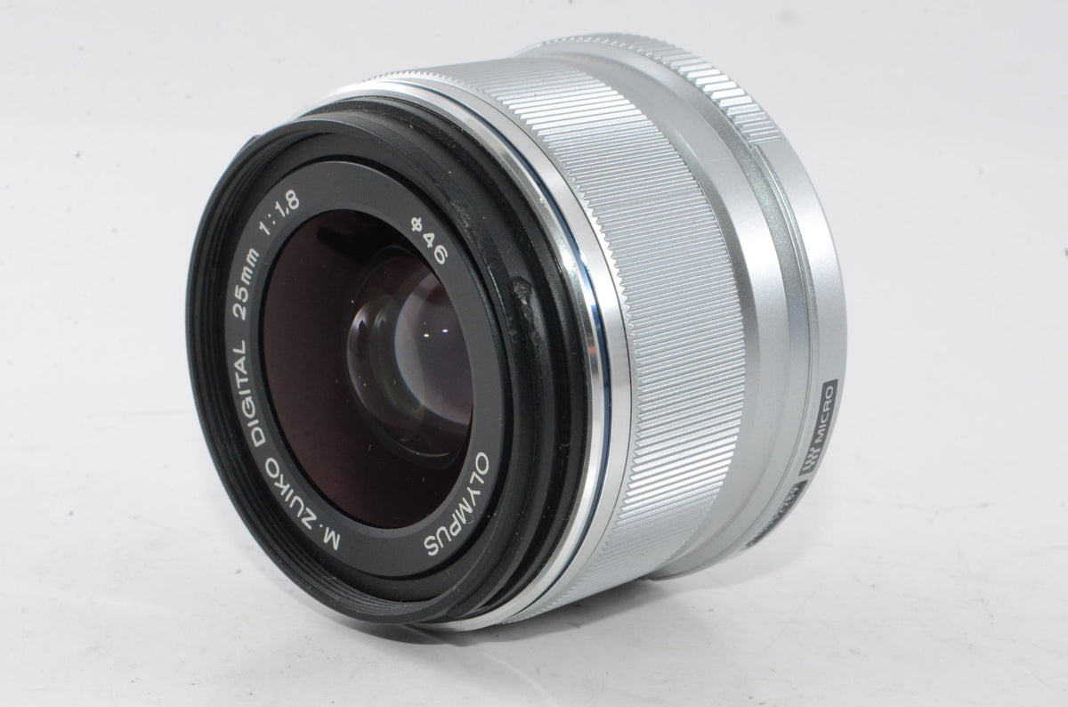 【外観特上級】OLYMPUS M.ZUIKO DIGITAL 25mm F1.8 シルバー マイクロフォーサーズ用 単焦点レンズ
