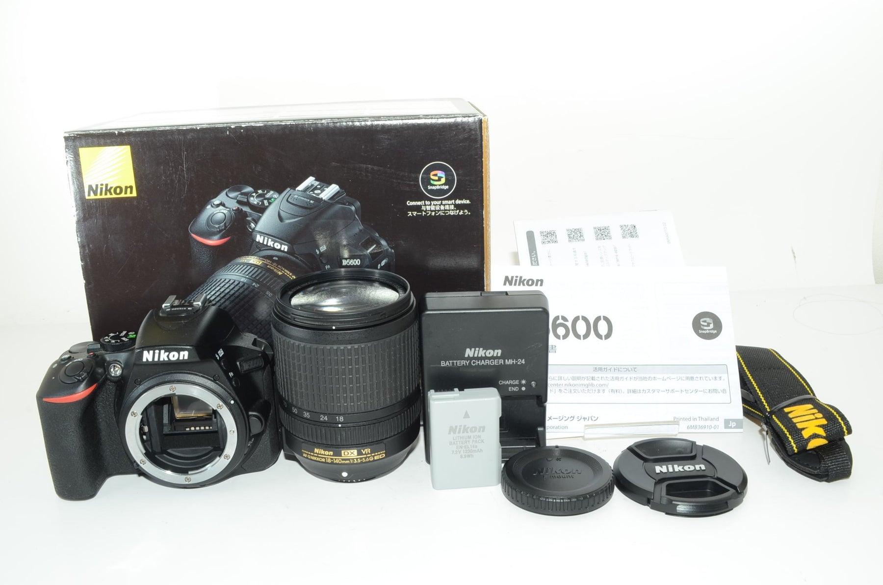 【外観特上級】Nikon デジタル一眼レフカメラ D5600 18-140 VR レンズキット ブラック D5600LK18-140BK