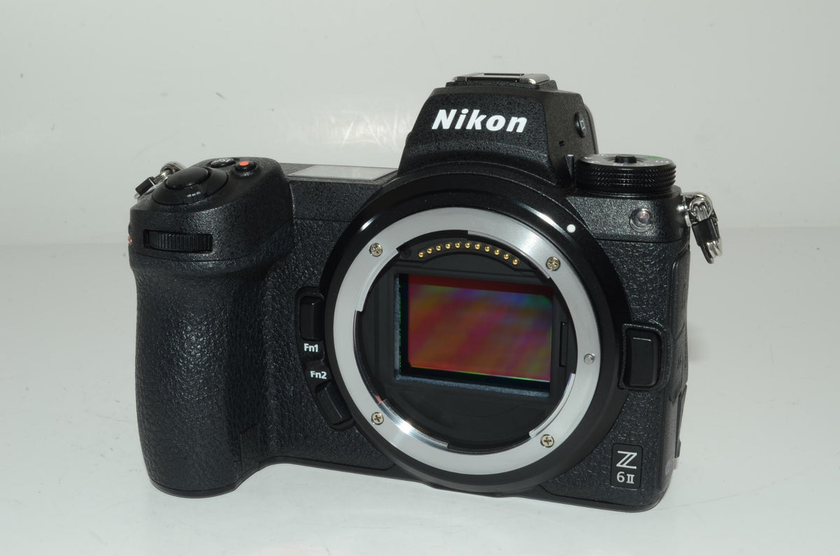 【外観特上級】Nikon ミラーレス一眼カメラ Z6II レンズキット NIKKOR Z 24-70mm f/4 付属 Z6IILK24-70 black