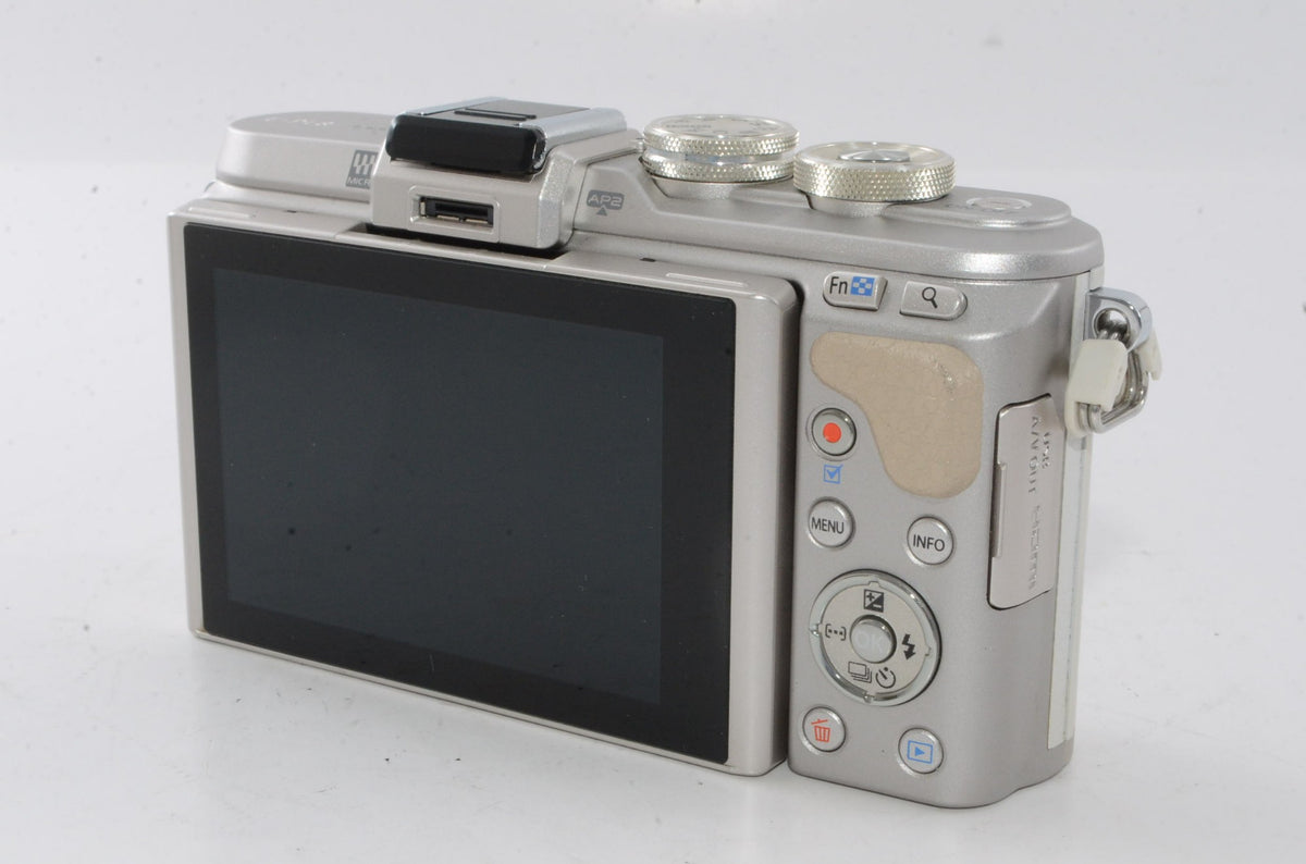 【外観特上級】OLYMPUS ミラーレス一眼 E-PL8 ボディー ホワイト
