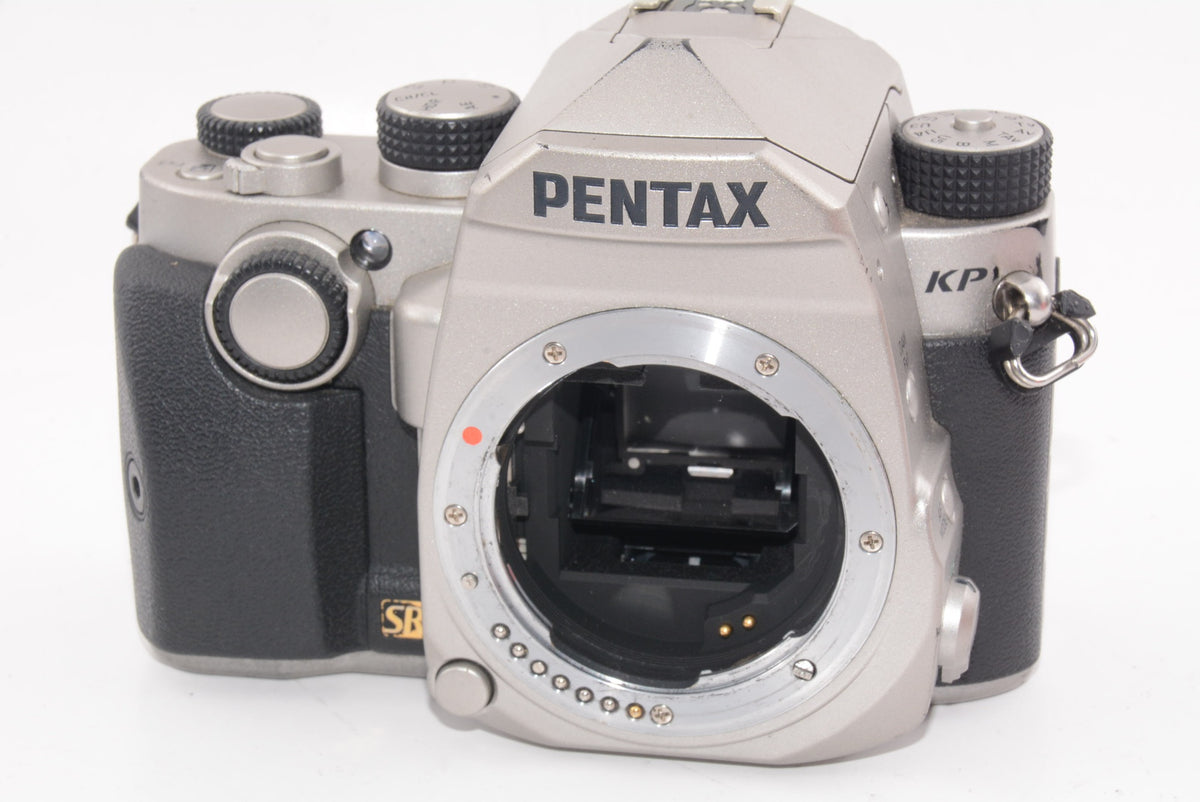 【外観並級】PENTAX デジタル一眼レフカメラ KP ボディ シルバー 防塵 防滴 -10℃耐寒 アウトドア 高感度 5軸5段手ぶれ補正 KP BODY SILVER 16044