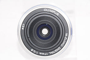 【外観特上級】OLYMPUS パンケーキレンズ M.ZUIKO DIGITAL 17mm F2.8 シルバー