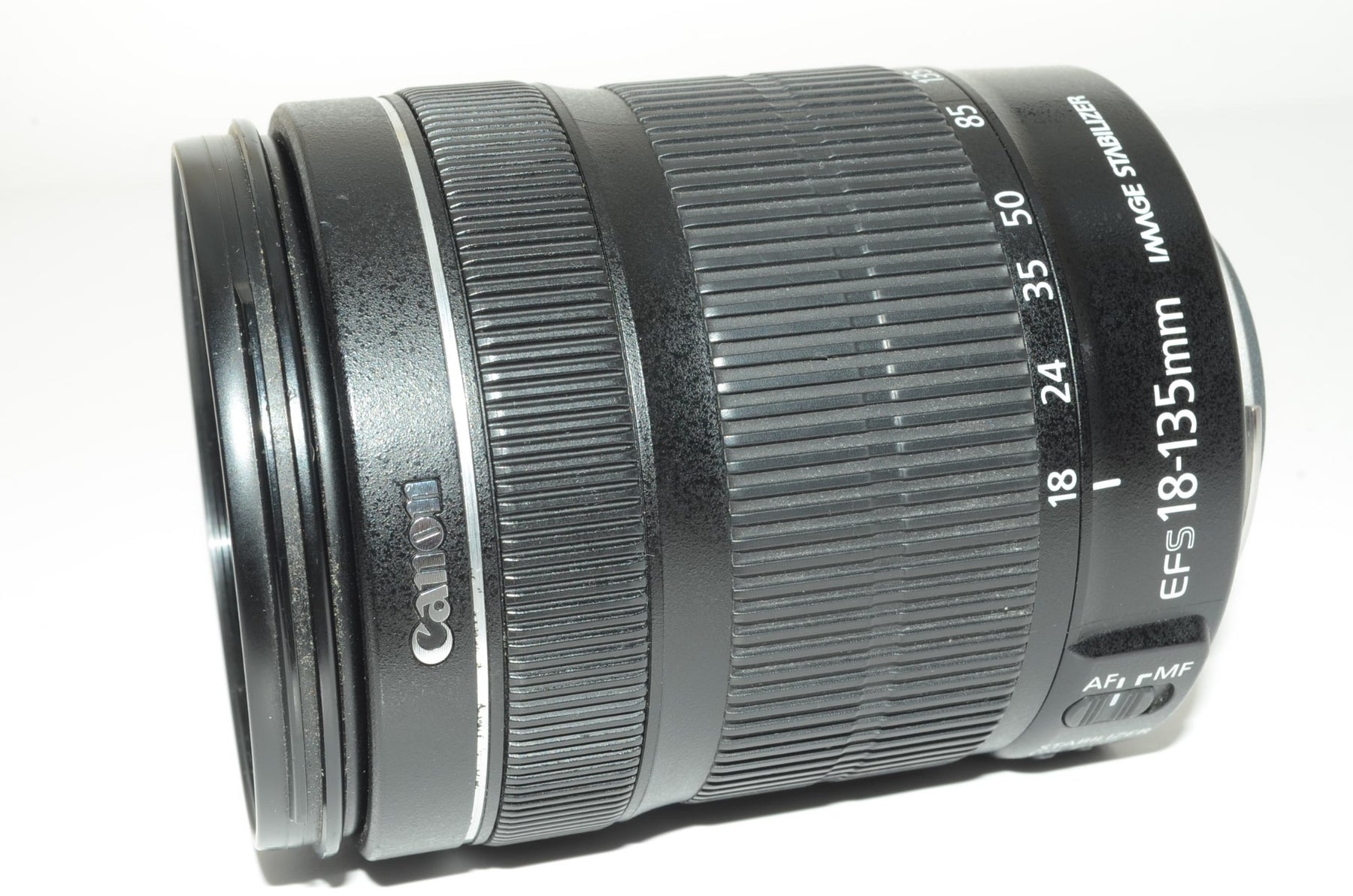 【外観特上級】Canon 標準ズームレンズ EF-S18-135mm F3.5-5.6 IS STM