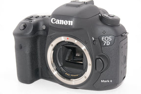 【ほぼ新品】Canon デジタル一眼レフカメラ EOS 7D Mark IIボディ EOS7DMK2