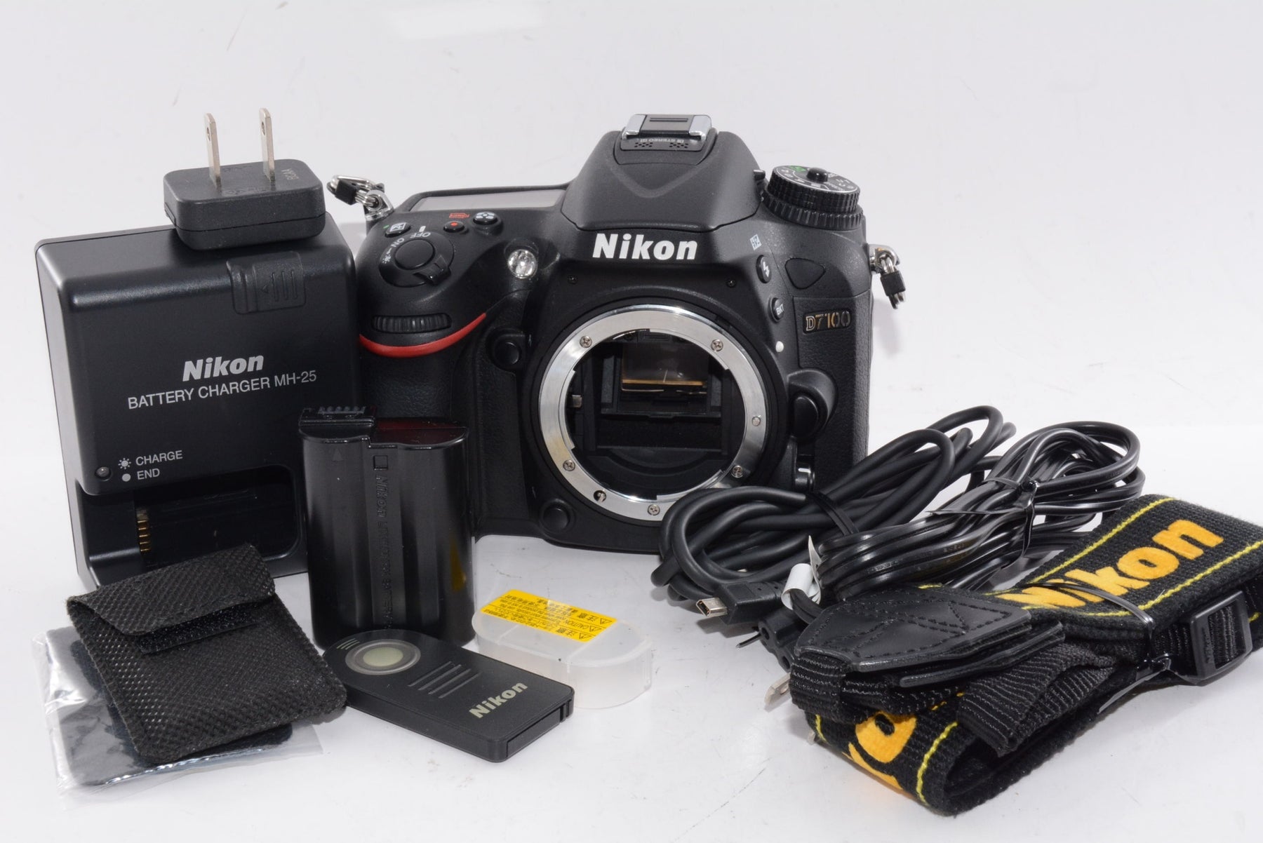 【外観特上級】Nikon デジタル一眼レフカメラ D7100 ボディー D7100