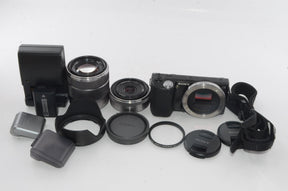 【外観並級】ソニー SONY ミラーレス一眼 α NEX-5  ダブルズームレンズキットE16mm F2.8+E18-55mm F3.5-5.6  OSS付属 ブラック NEX-5D/B