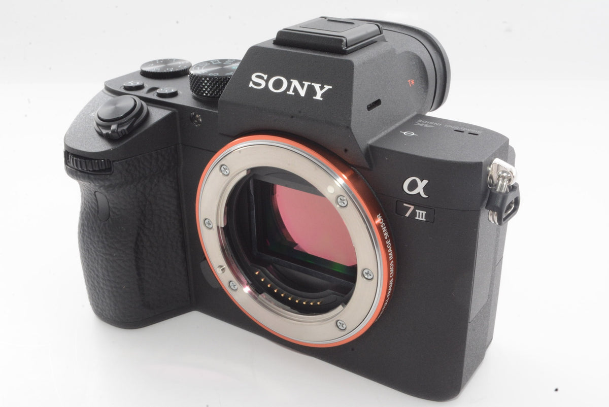 【ほぼ新品】ソニー ミラーレス一眼 α7 III ズームレンズキット FE 28-70mm F3.5-5.6 OSS ILCE-7M3K