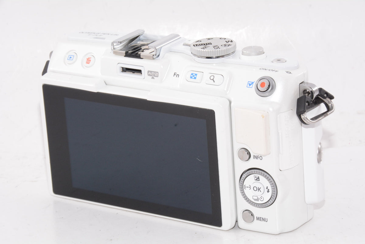 【外観特上級】OLYMPUS ミラーレス一眼 PEN Lite E-PL6 ボディ ホワイト E-PL6 BODY WHT