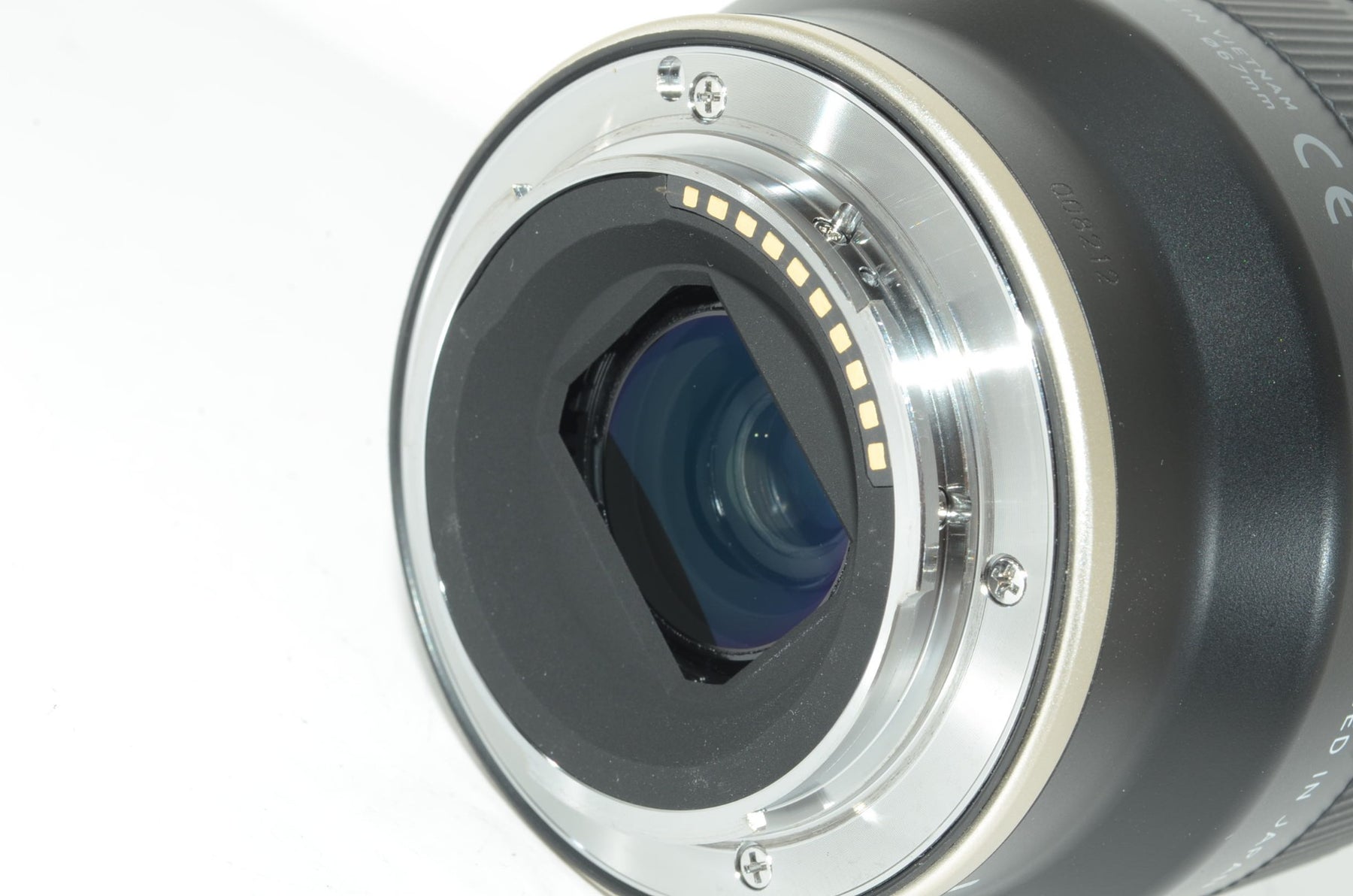 【外観特上級】タムロン 20mm F/2.8 Di III OSD M1:2 (Model：F050)※FEマウント用レンズ（フルサイズミラーレス対応） 20F/2.8DI3OSDF050