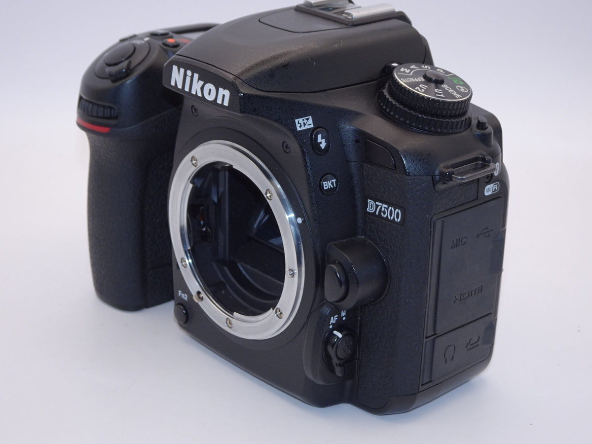 【外観並級】Nikon デジタル一眼レフカメラ D7500 ボディ ブラック