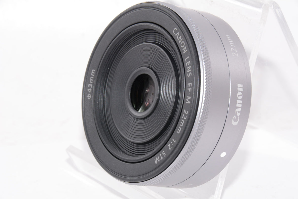 【外観特上級】Canon 単焦点広角レンズ EF-M22mm F2 STM シルバー ミラーレス一眼対応 EF-M222STMSL