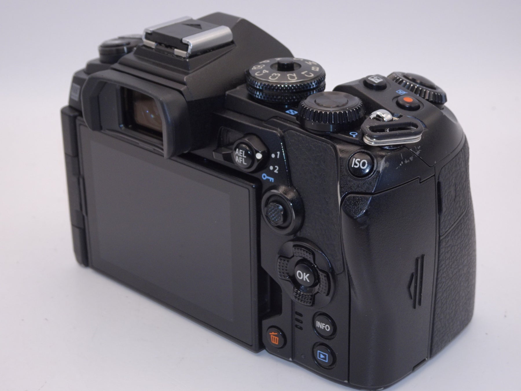 【外観並級】OLYMPUS ミラーレス一眼カメラ OM-D E-M1 MarkIII ボディー ブラック