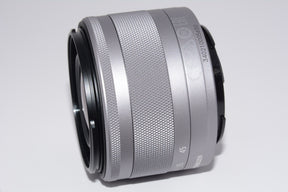 【外観特上級】Canon 標準ズームレンズ EF-M15-45mm F3.5-6.3IS STM(シルバー) ミラーレス一眼対応 EF-M15-45ISSTMSL