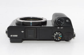 【外観並級】SONY ミラーレス一眼 α6000 ボディ ブラック ILCE-6000 B