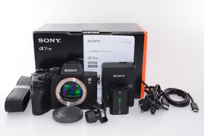 【外観特上級】SONY(ソニー) フルサイズ ミラーレス一眼カメラ α7RIV ボディ(レンズなし) ブラック ILCE-7RM4A