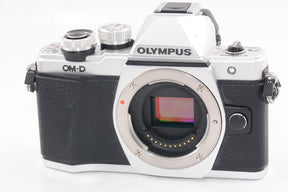 【外観特上級】OLYMPUS ミラーレス一眼 OM-D E-M10 MarkII ボディー シルバー