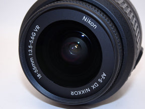 【外観特上級】Nikon 標準ズームレンズ AF-S DX NIKKOR 18-55mm f3.5-5.6G VR