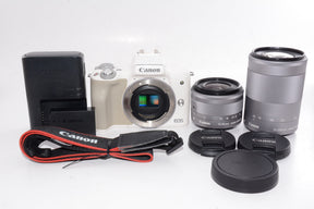 【外観並級】Canon ミラーレス一眼カメラ EOS Kiss M ダブルズームキット ホワイト EOSKISSMWH-WZK