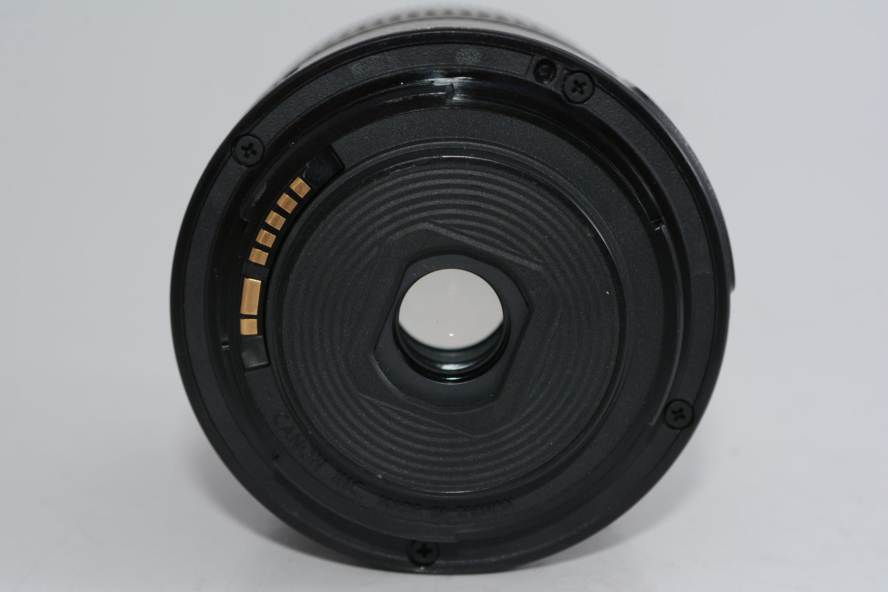 【外観特上級】Canon 標準ズームレンズ EF-S18-55mm F4.0-5.6IS STM