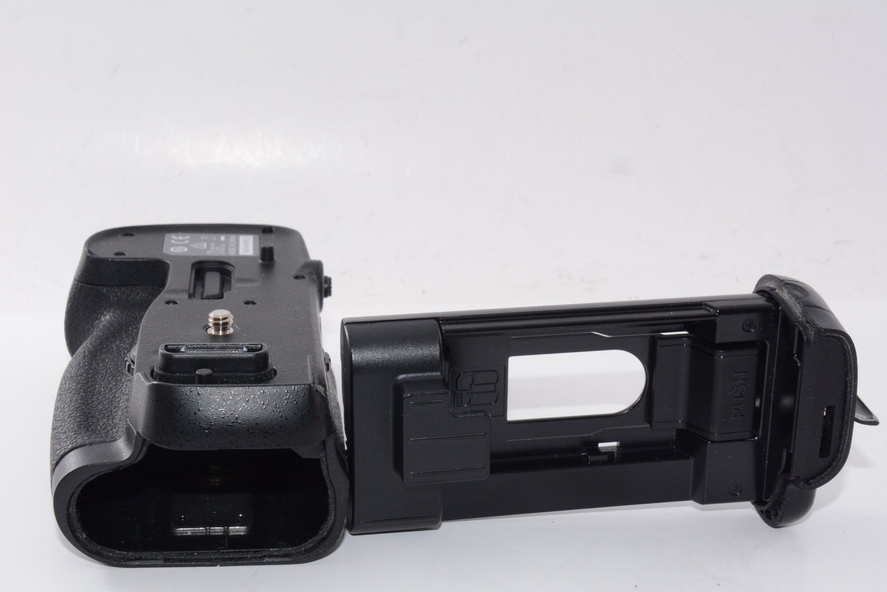 【外観特上級】Nikon MB-D18 バッテリーグリップ D850用 ブラック 7.2 x 4.06 x 4.06インチ