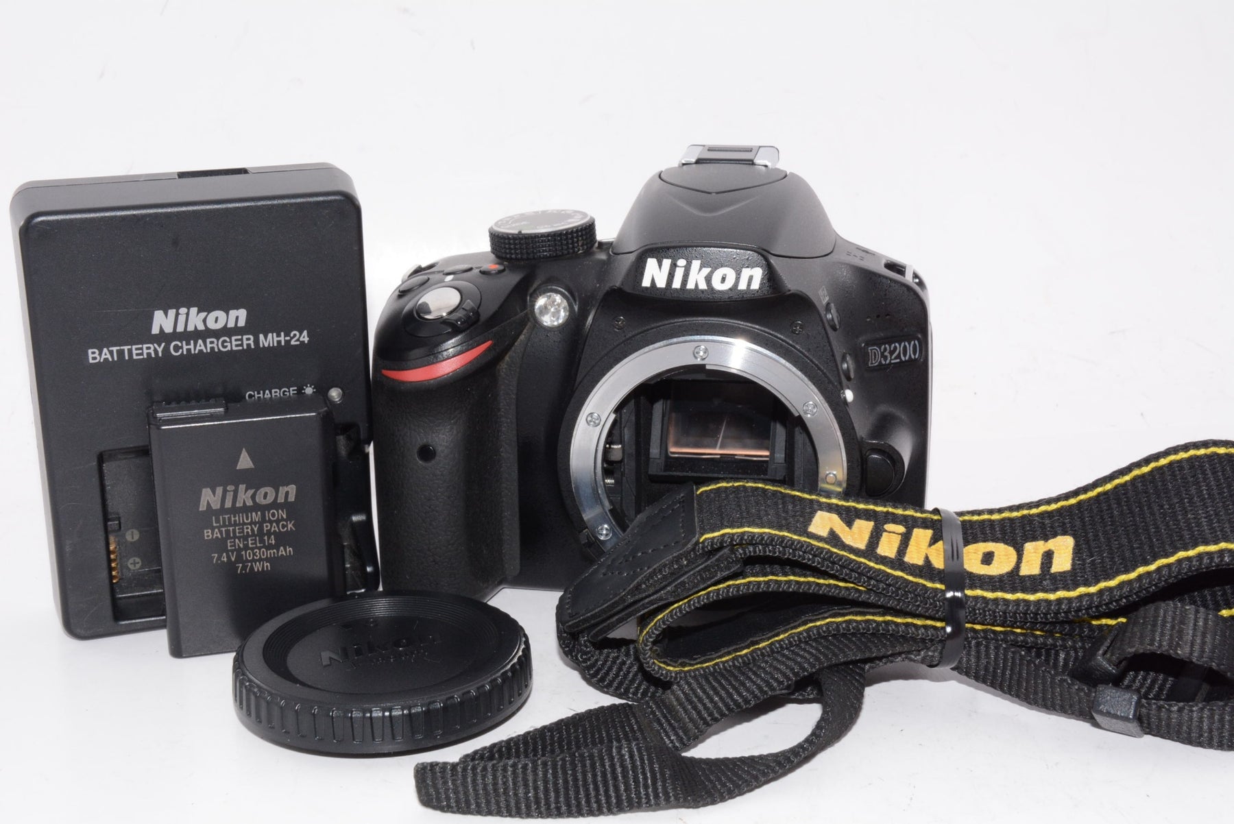 【外観並級】Nikon デジタル一眼レフカメラ D3200 ボディー ブラック D3200BK