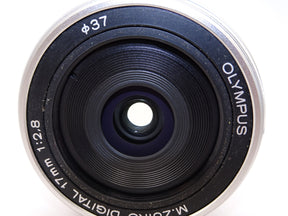 【外観特上級】OLYMPUS パンケーキレンズ M.ZUIKO DIGITAL 17mm F2.8 シルバー