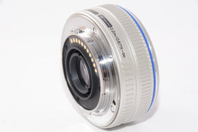 【外観特上級】OLYMPUS パンケーキレンズ M.ZUIKO DIGITAL 17mm F2.8 シルバー