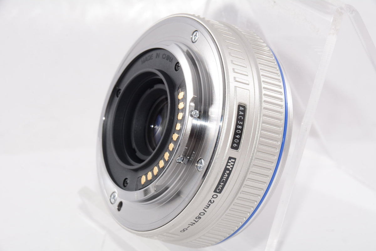 【外観特上級】OLYMPUS パンケーキレンズ M.ZUIKO DIGITAL 17mm F2.8 シルバー