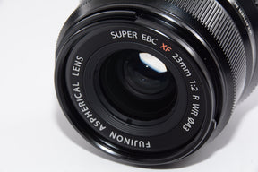 【外観特上級】FUJIFILM 単焦点広角レンズ XF23mmF2 R WR B ブラック