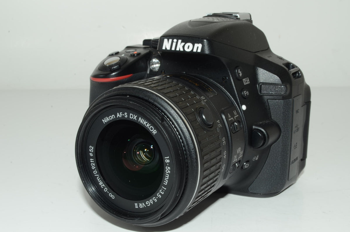 【外観特上級】Nikon デジタル一眼レフカメラ D5300 18-55mm VR II レンズキット ブラック