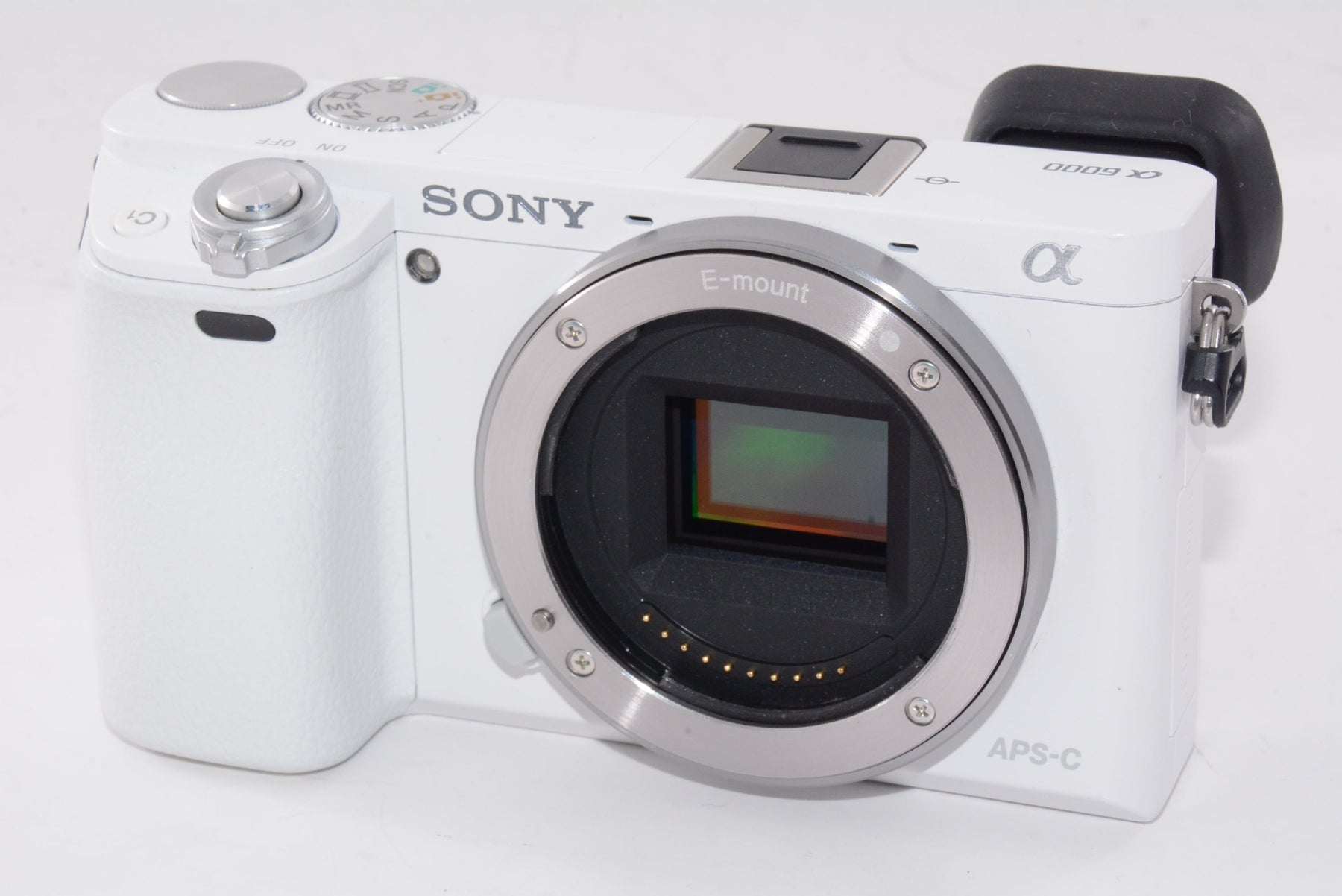【外観特上級】SONY ミラーレス一眼 α6000 パワーズームレンズキット E PZ 16-50mm F3.5-5.6 OSS ホワイト ILCE-6000L W