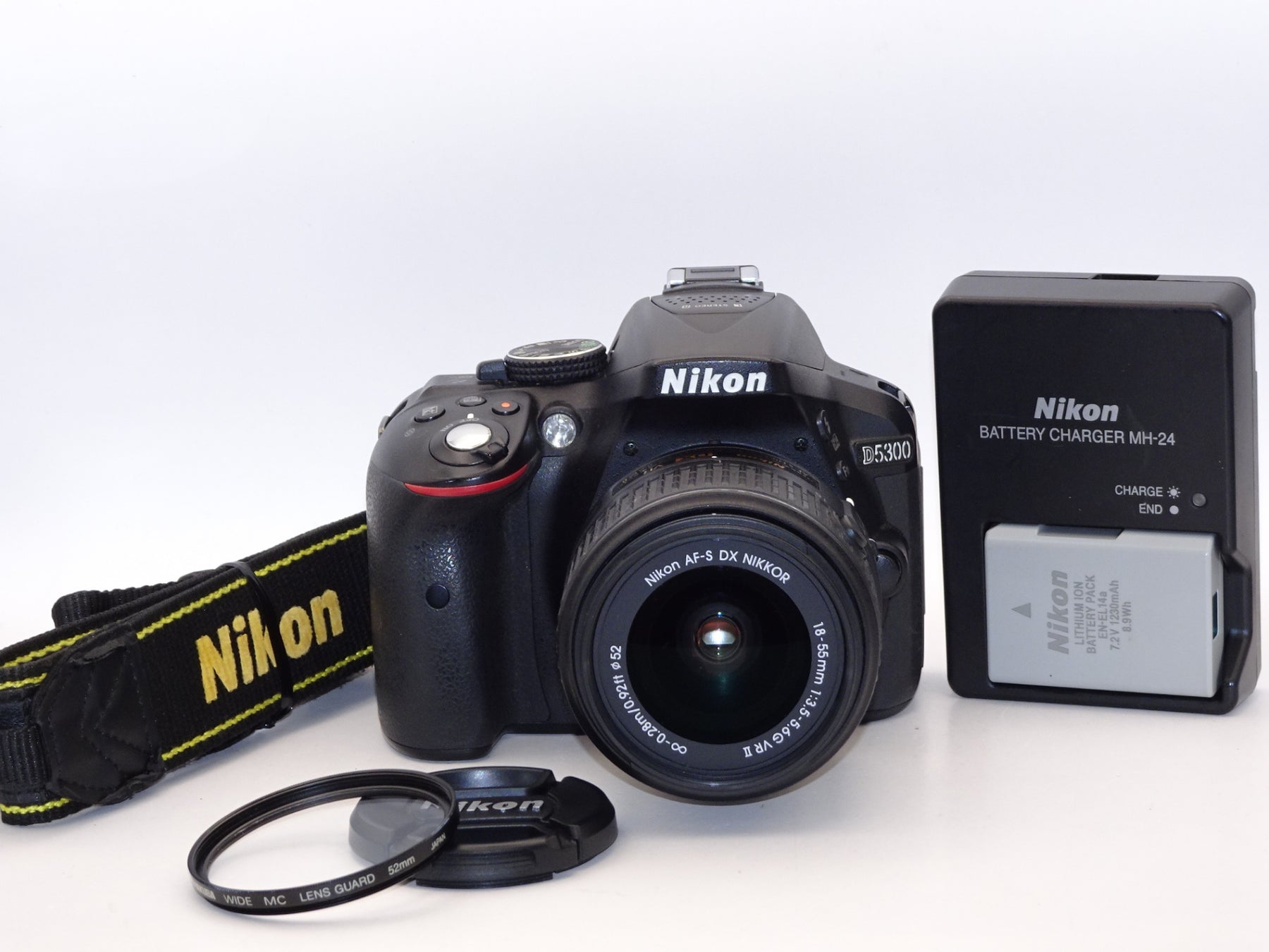 【外観並級】Nikon デジタル一眼レフカメラ D5300 18-55mm VR II レンズキット ブラック