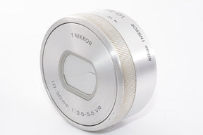 【外観並級】Nikon ミラーレス一眼 Nikon1 J5 標準パワーズームレンズキット シルバー J5HPLKSL