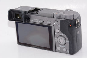 【外観特上級】ソニー ミラーレス一眼 α6000 ボディ グラファイトグレー ILCE-6000