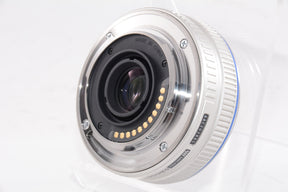 【外観特上級】OLYMPUS パンケーキレンズ M.ZUIKO DIGITAL 17mm F2.8 シルバー