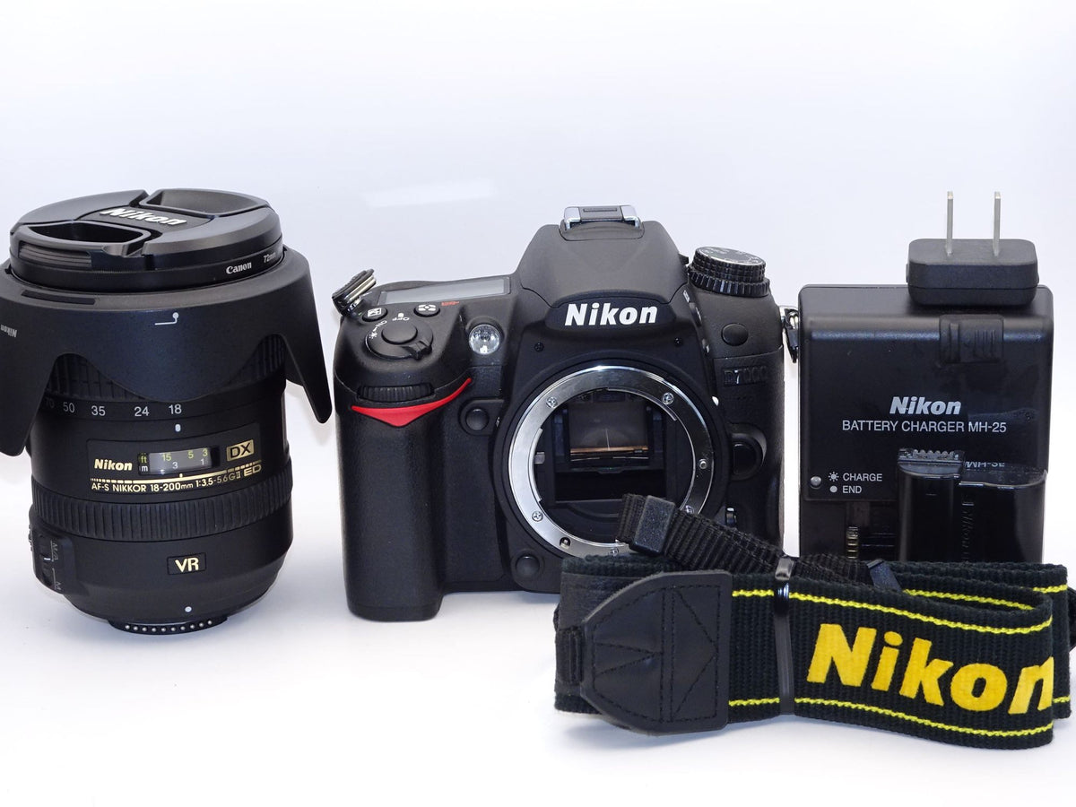 【外観特上級】Nikon デジタル一眼レフカメラ D7000 18-200VRII キット