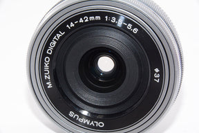 【外観特上級】OLYMPUS M.ZUIKO DIGITAL ED 14-42mm F3.5-5.6 EZ SLV